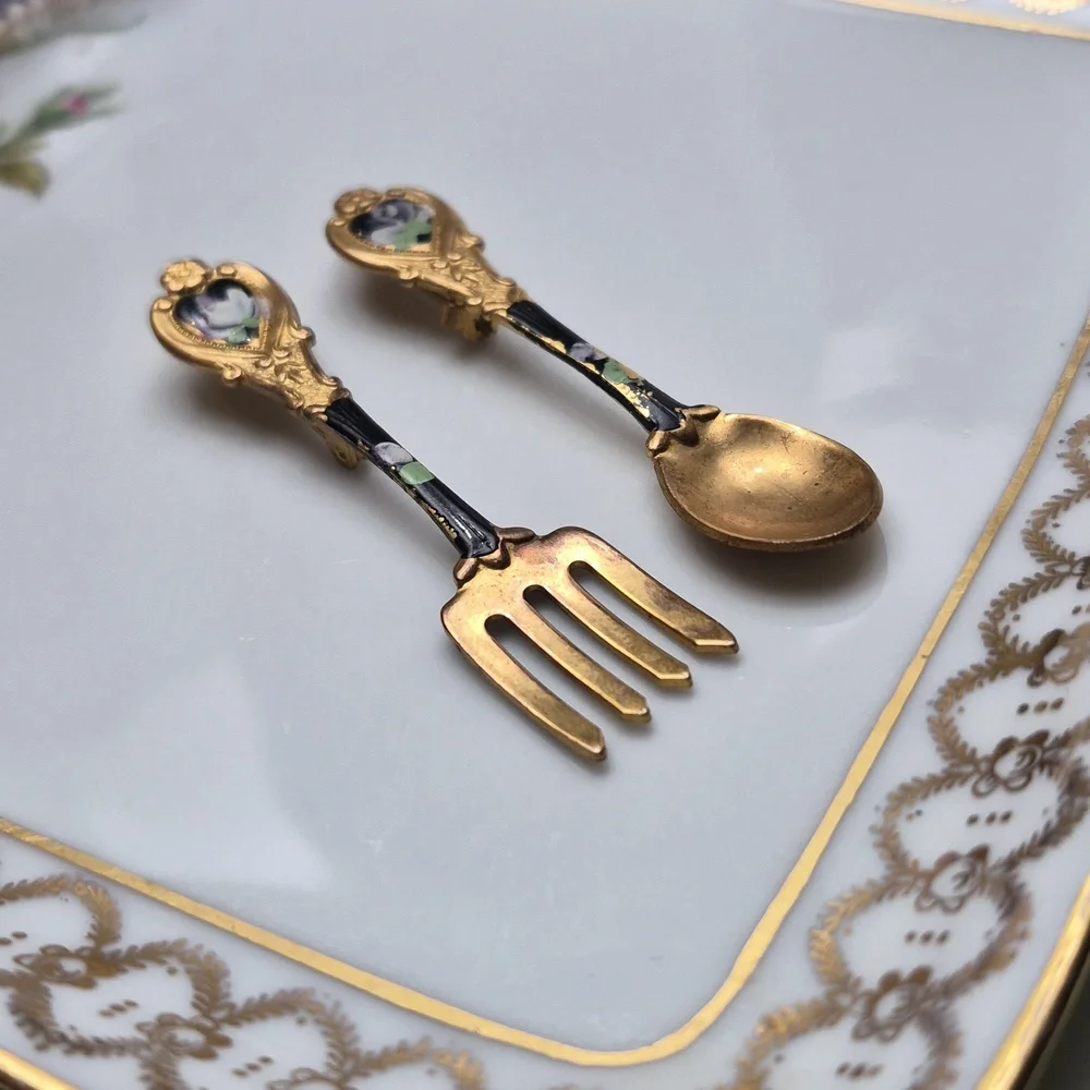 Vintage Circa fork & spoon Handpainted pins brooches gold tone metal
